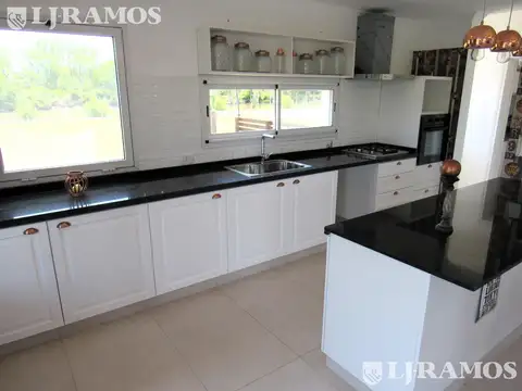 Casa en Alquiler en Vila Marina II, USD 1.900