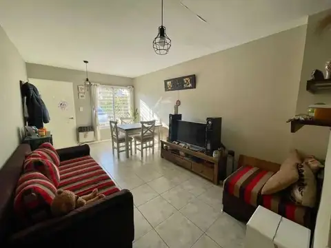 OPORTUNIDAD  Dúplex en venta. Hurlingham.