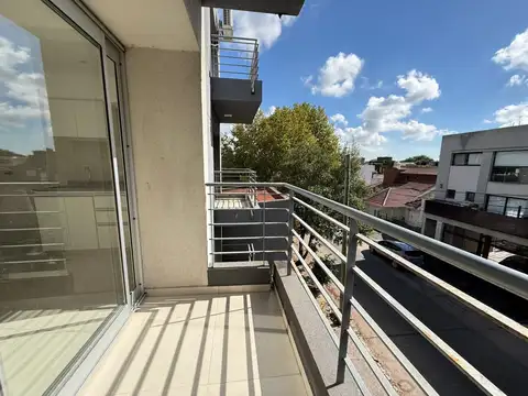 Departamento en alquiler de 2 ambientes con cochera