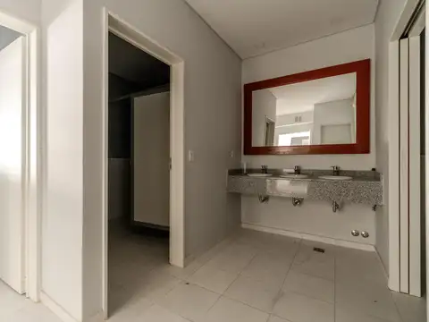 Imponente piso en alquiler, en edificio corporativo, ubicado en Palermo sobre Av. Cabildo y Olleros.