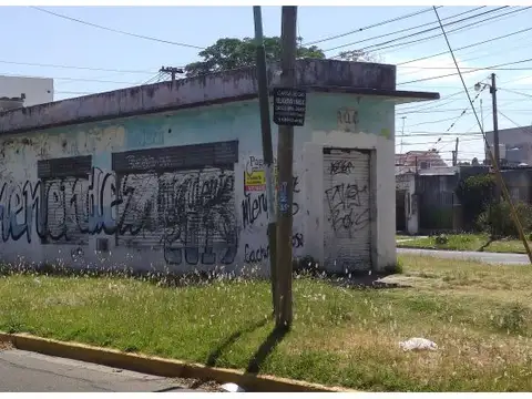 Local Comercial en Esquina Estratégica