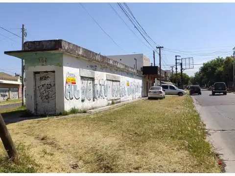 Avenida San Martín esquina Victoriano Loza