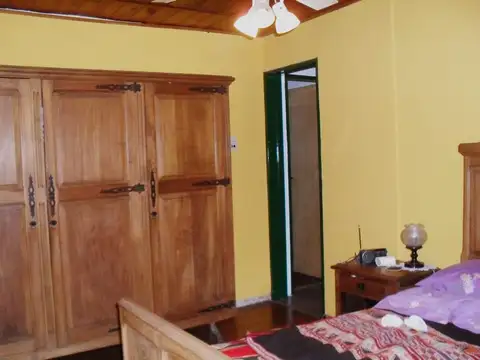 Casa en lote propio de 4amb c/garaje y amplio fondo libre