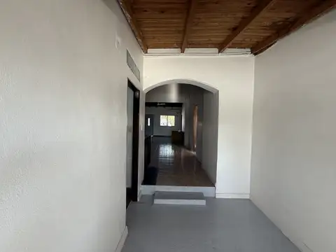 PISO TIPO DUPLEX 3 DORMITORIOS  TODO EN PLANTA ALTA   IMPECABLE