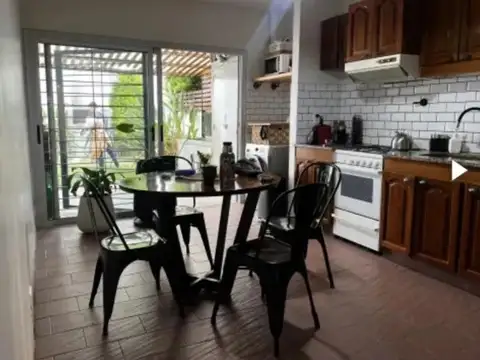 Depto Tipo Casa 3 ambientes con 2 baños