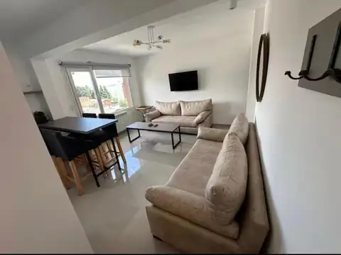 Alquiler Departamento moderno con vista al lago, 2 Dormitorios Amueblado, Centro de Bariloche.-