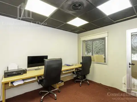 Oficina 5 ambientes con 2 baños