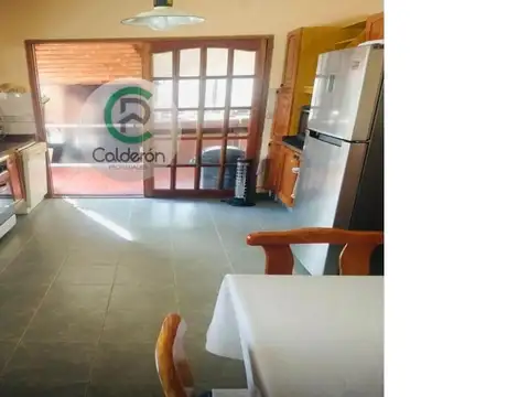 Casa en Alquiler con 3 cocheras