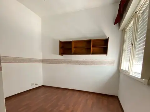 Casa 6 ambientes con 2 baños