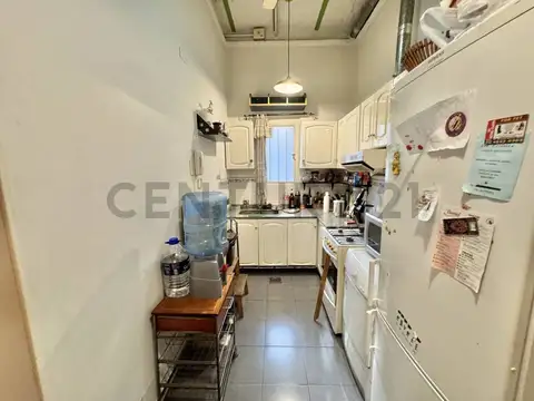 Romulo Naon 3500, Piso 0