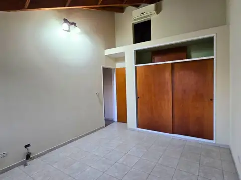 Depto Tipo Casa 4 ambientes con 2 baños