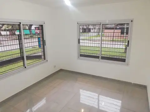 Casa 6 ambientes con 2 baños