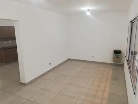 CASA EN VENTA 6 AMBIENTES MORENO APTO CREDITO