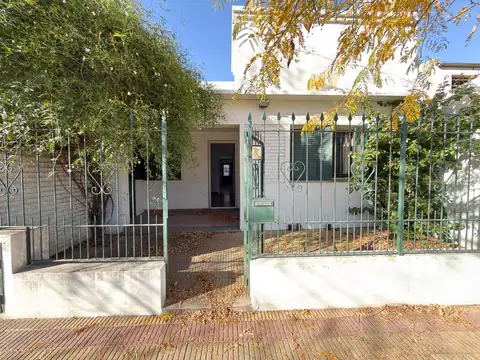 Casa en Venta con 4 cocheras