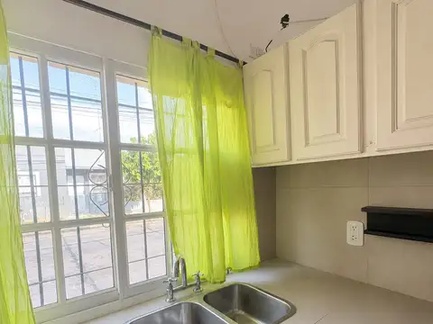 Depto Tipo Casa en Alquiler en Lomas de San Isidro, $ 600.000