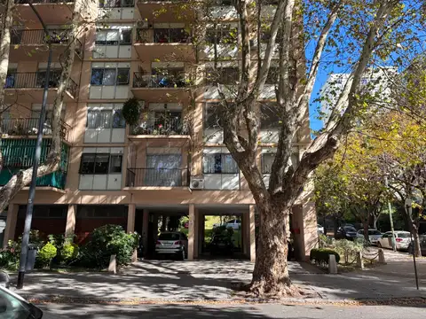 DEPTO DE 3AMB. 1º PISO AL FRENTE, EN BUEN ESTADO Y LUMINOSO  de aprox 68Mts2