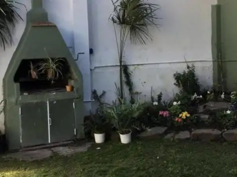 Casa en Alquiler Temporal con 2 cocheras