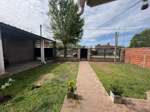 Casa 3 ambientes con 1 baño