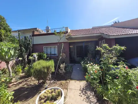 Casa 5 ambientes con 1 baño