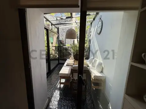 Casa en Alquiler con 1 cochera