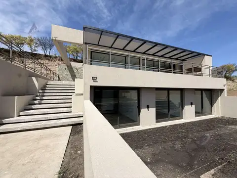 VENTA Casa 3 dormitorios. Almasierra. JK