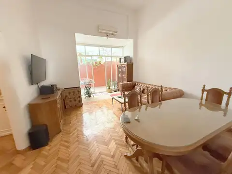 Marcelo T de Alvear  al 2300 PB