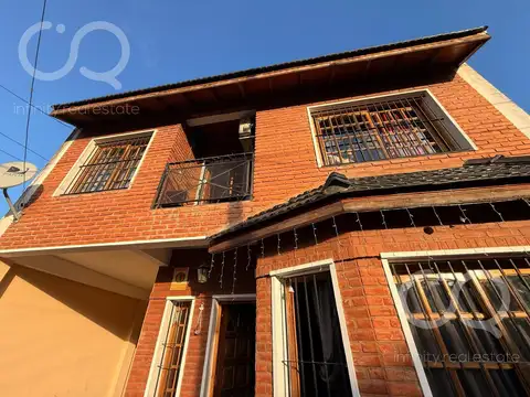 Hermosa casa 5 ambientes Ezeiza, pileta, quincho y garage para 3 autos.