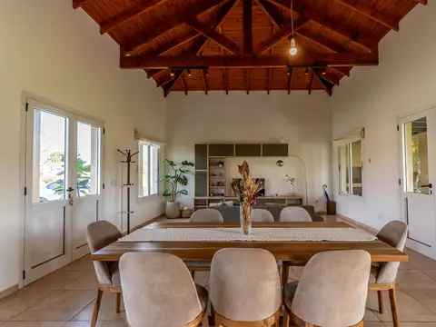 Casa de 4 ambientes a la venta en barrio privado arroyo dulce