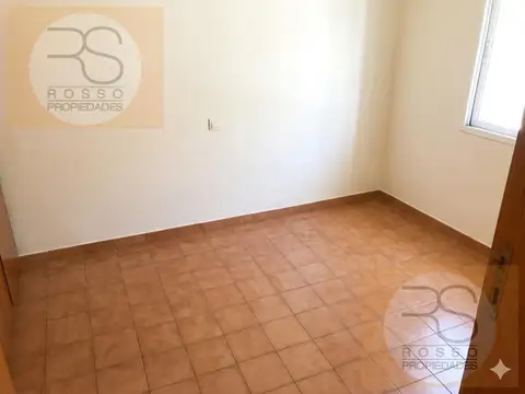 Depto Tipo Casa en Venta en Ramos Mejia Sur, USD 75.000