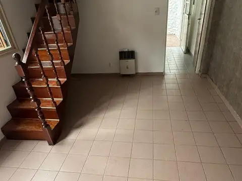 Depto Tipo Casa en Venta en Ramos Mejía Sur, USD 65.000