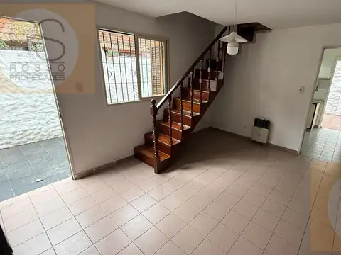 Depto Tipo Casa en Venta en Ramos Mejía Sur, USD 65.000