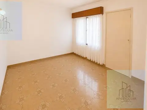 Casa 6 ambientes con 1 baño