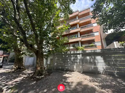 SEMIPISO DE 4 AMBIENTES  IMPECABLE! CON COCHERA!