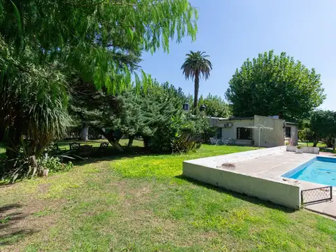 VENTA CASA CON PILETA Y JARDIN EN MARCOS PAZ. ANTICIPO Y FINANCIACION. PERMUTA.