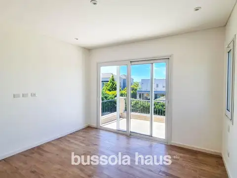 Casa 6 ambientes con 3 baños