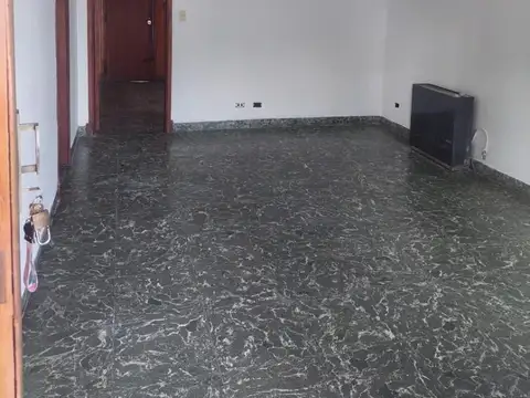 Nicolás Avellaneda 1400