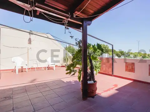 Depto Tipo Casa en Venta de 5 ambientes