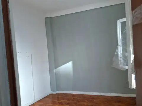 3 ambientes. Thames y Charcas. Luminoso. Doble circulación. Aire acondicionado.