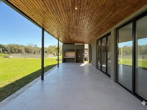Venta Casa a estrenar · 5 ambientes · Jardín y Pileta · Cantón Norte
