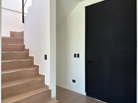 Casa en Venta en El Canton - Norte, USD 299.000
