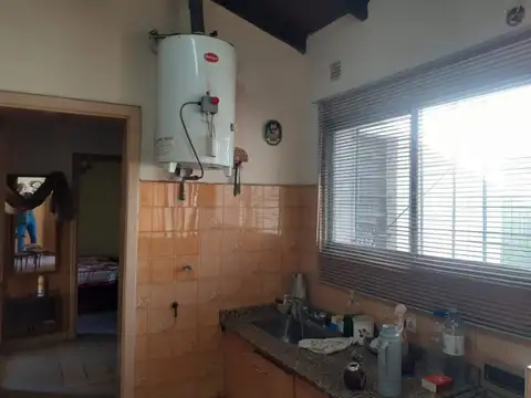 Venta de Casa de 2 ambiente con Fondo