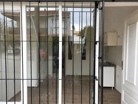Depto Tipo Casa 2 ambientes con 1 baño