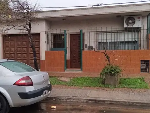 QUILMES, CASA, AMPLITUD METRAJE, B/ESTADO,Y UBICACION