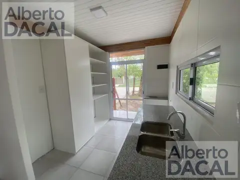 Casa 3 ambientes con 2 baños