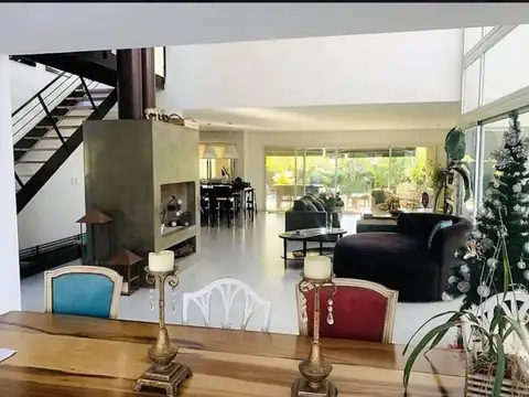 Casa en Venta al Este