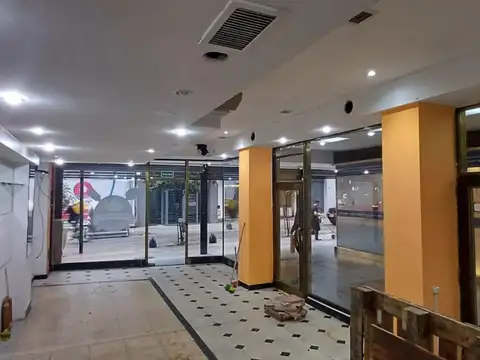 Local en Venta 40 años