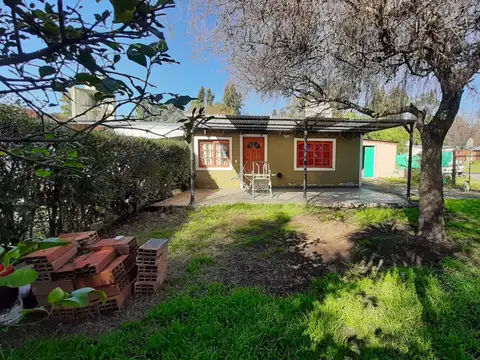 Casa en Venta con 3 cocheras