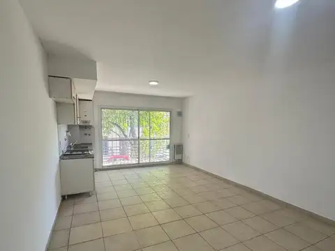 ALQUILER MONOAMBIENTE CON BALCON EN ZONA FACULTADES-IDEAL ESTUDIANTES.