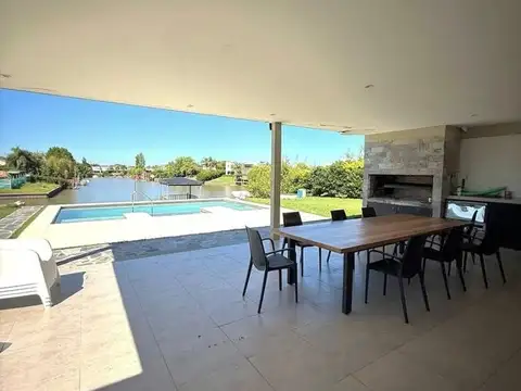 Casa en Venta en San Benito al rio sobre dos lotes