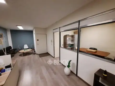 OFICINA SEMIPISO EN SARMIENTO AL 1400 - FRENTE 71 M2 IMPEC 2 BAÑOS OFFICE
